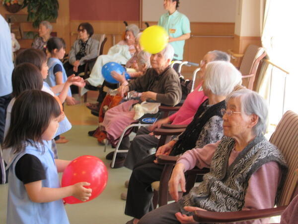 特別養護老人ホーム銀杏の丘（パート）の介護職求人メイン写真4