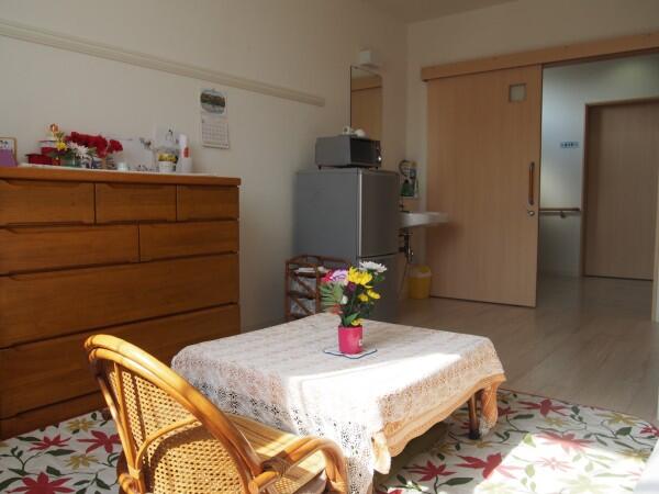 有料老人ホームいつくしの里（夜勤専従パート）の介護職求人メイン写真2