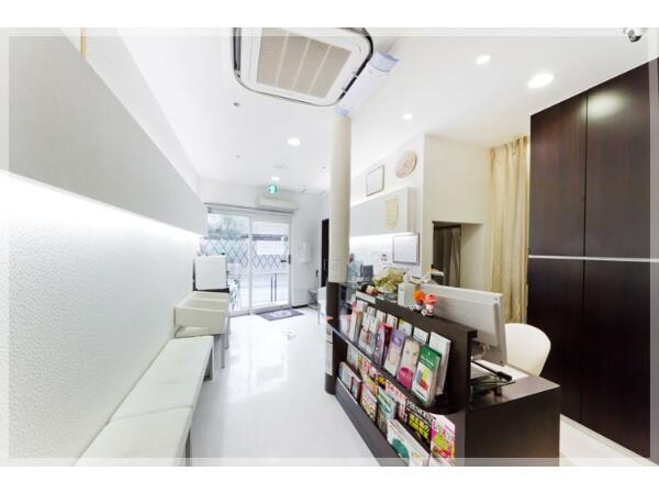 自由通り皮ふ科（常勤）の医療事務求人の写真