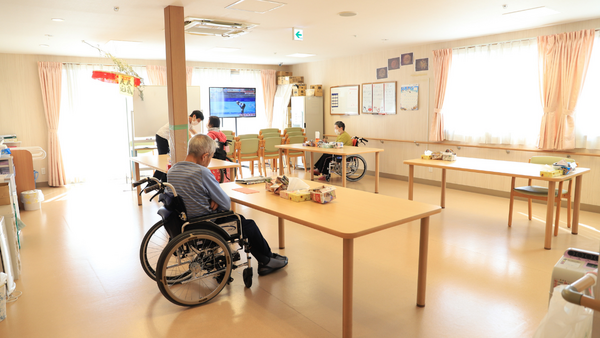 ナーシングホーム寿々　鴻の巣（パート）の調理師/調理員求人メイン写真2