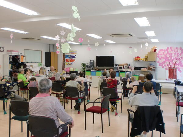 クローバーデイサービス中央（常勤）の介護職求人メイン写真2