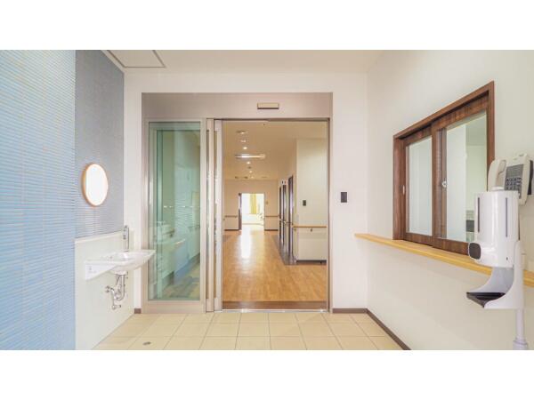 西の京介護医療院やすらぎ（常勤） の介護福祉士求人の写真