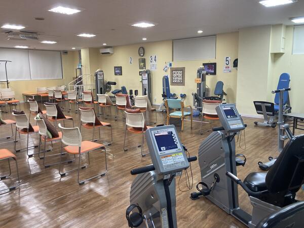 機能訓練型デイサービス　サロンデイ桜ヶ丘の柔道整復師求人メイン写真2