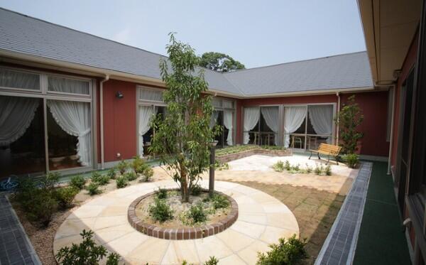 住宅型有料老人ホーム メルベイユひびきの（パート）の介護福祉士求人の写真