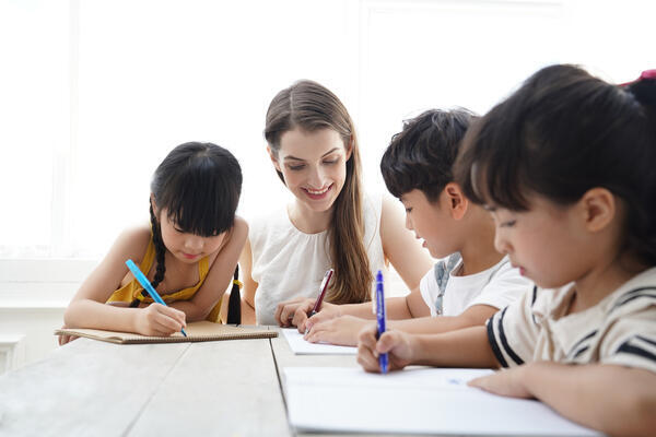 【児童クラブ】ははそノ森ニーニョス（放課後児童支援員/正社員）の支援員求人メイン写真3