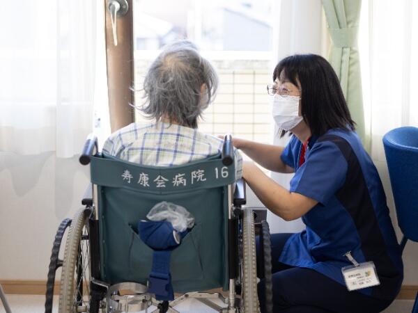 寿康会病院 （病棟/パート）の看護師求人メイン写真2