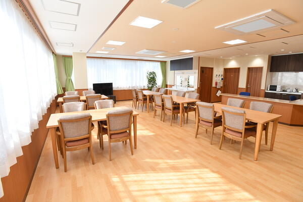 ロイヤルレジデンス浦和（所長候補/常勤）の介護福祉士求人メイン写真2