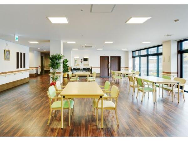 住宅型有料老人ホームはーとらいふ茶屋町（常勤）の准看護師求人メイン写真2