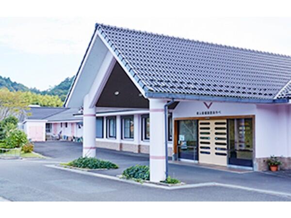 老人保健施設あやべ（契約職員）の准看護師求人の写真