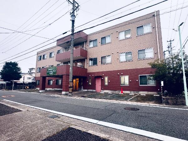 住宅型有料老人ホーム メディケアレジデンス名古屋北（常勤）の准看護師求人メイン写真1