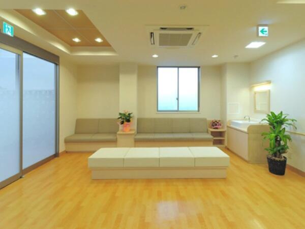 かもい腎クリニック（パート） の送迎ドライバー求人メイン写真2