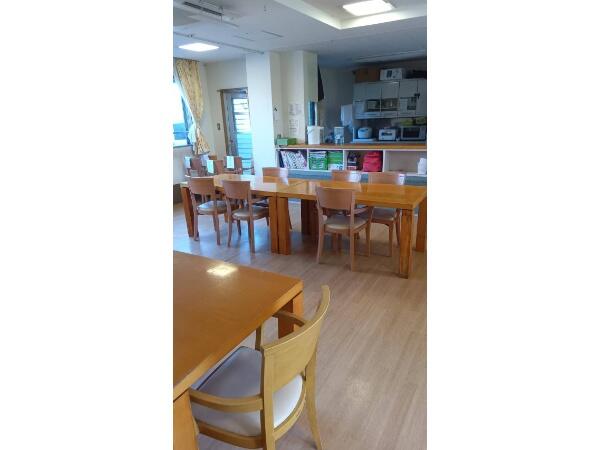 住宅型有料老人ホーム ポジティブリーケア池田（常勤）の准看護師求人メイン写真2