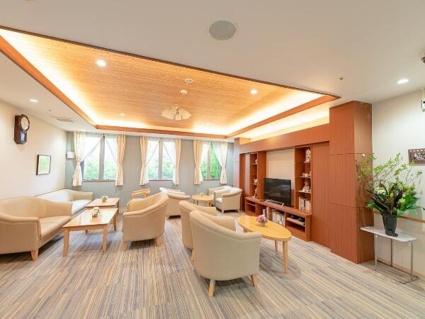 イリーゼ横浜港南台（パート）【見学のみOK／車通勤OK・広い駐車場完備／時短相談可】の介護職求人メイン写真2