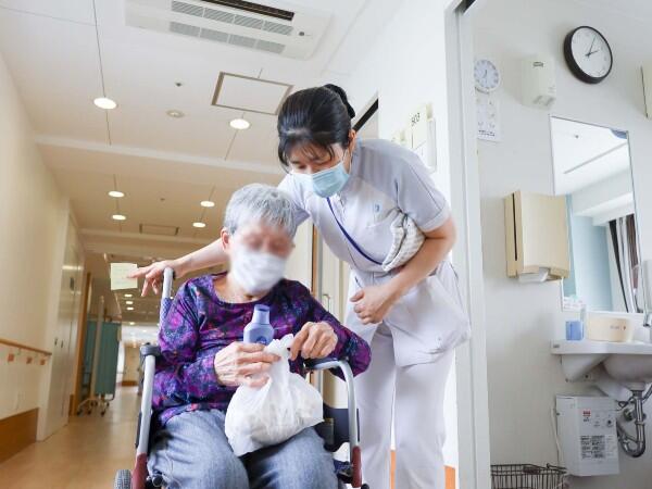 世田谷記念病院（常勤）の看護助手求人メイン写真2