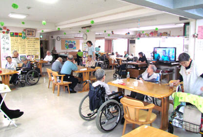 シルバーマンションひまわり（パート）の准看護師求人メイン写真2