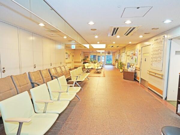 東京足立病院（常勤）の看護助手求人メイン写真2