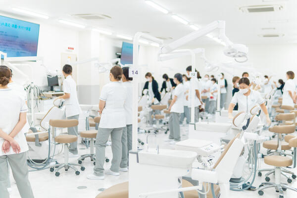 学校法人医学アカデミー（常勤）の歯科衛生士求人サブ写真1