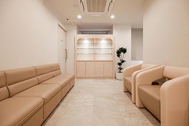 新宿駅前IGA皮膚科クリニック（パート） の医療事務求人メイン写真4