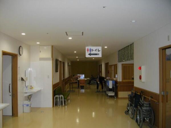 有料老人ホームケアホームふれあいの里富田（夜勤専従/常勤）の介護職求人メイン写真4