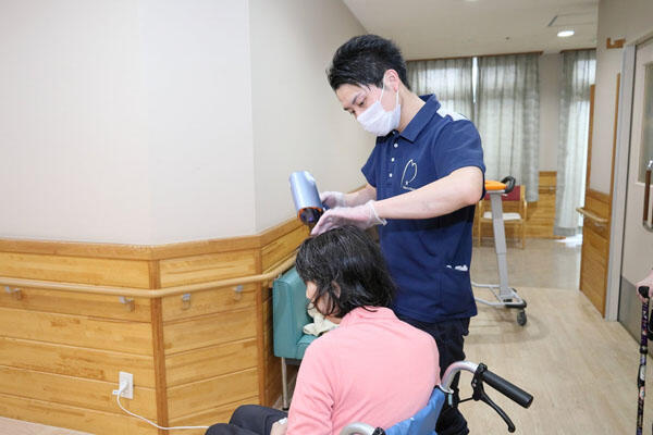 有料老人ホームリブインさくら（夜勤専従/パート）の介護職求人メイン写真2