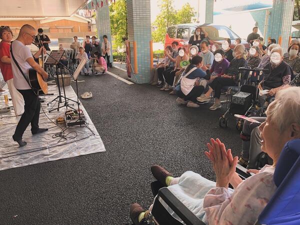 介護老人福祉施設ケアホーム足立（パート）の送迎ドライバー求人メイン写真4