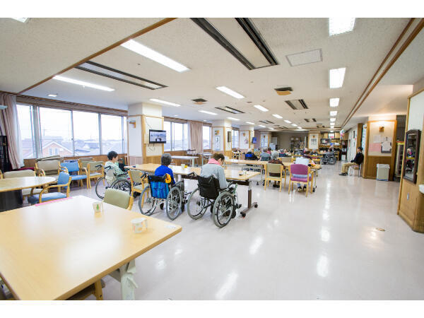 介護老人保健施設フロリール調布（通所部門/パート）の送迎ドライバー求人の写真