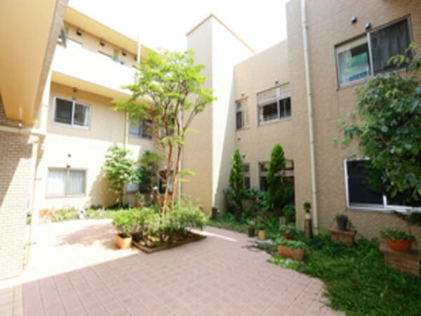 介護付き有料老人ホーム ハーモニー松戸（パート）の介護福祉士求人の写真