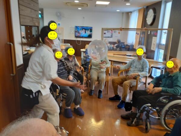 住宅型有料老人ホーム ラ・ソーラみのお牧落駅前（常勤）の介護職求人メイン写真3