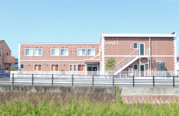 住宅型有料老人ホーム サンエイ慈眼寺（夜勤専従/パート）の介護職求人の写真