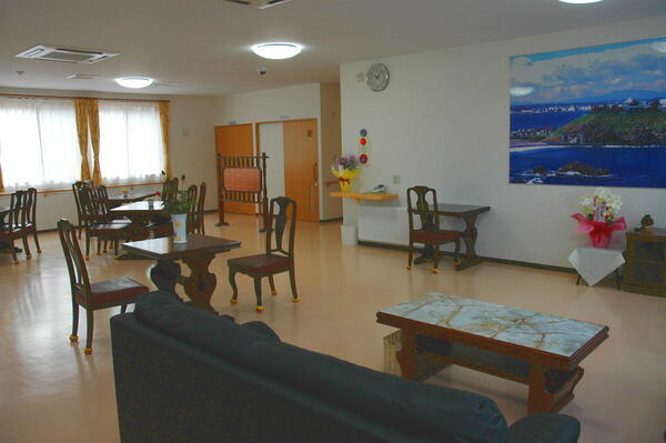 有料老人ホーム　サン・スマイル（準職員/常勤）の介護福祉士求人メイン写真2