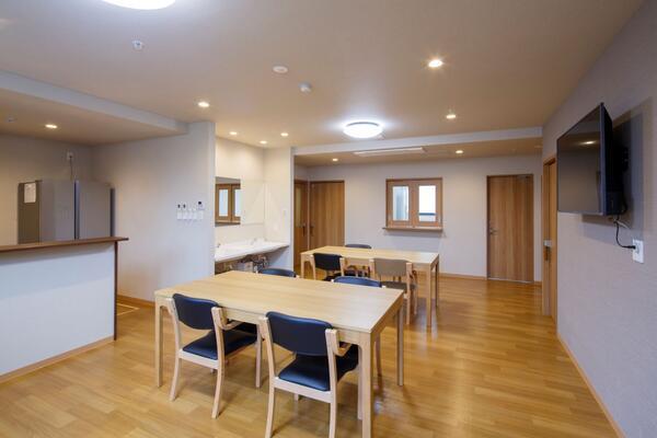 日中支援型障がい者グループホーム YOKATOKO富士見（常勤）の支援員求人メイン写真3