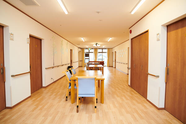 住宅型有料老人ホーム アスカ大磯（正社員）の介護職求人メイン写真2