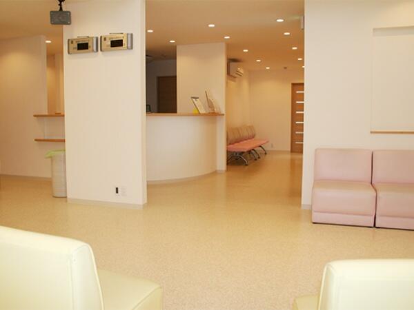 イルカ耳鼻咽喉科（常勤）の准看護師求人メイン写真3