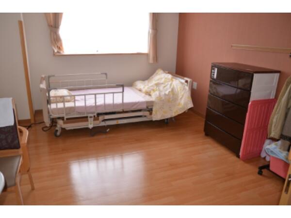 特別養護老人ホーム つつじ苑（常勤）の准看護師求人メイン写真3