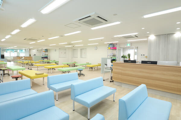 こいずみクリニック整形外科リハビリテーション科（パート）の准看護師求人メイン写真2