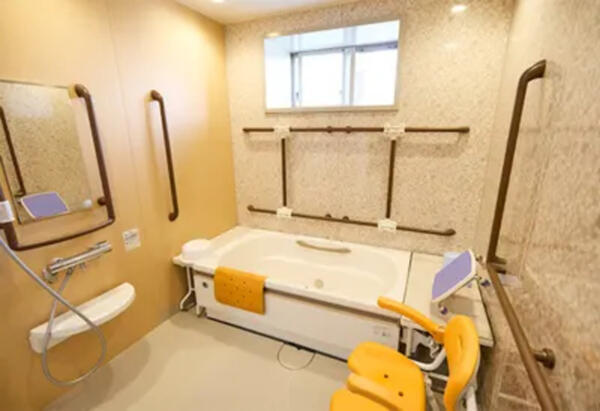 ナーシングホームこえみ緑鹿山（パート） の介護福祉士求人の写真