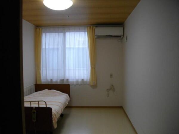 有料老人ホームケアホームふれあいの里富田（夜勤専従/常勤）の介護職求人メイン写真2