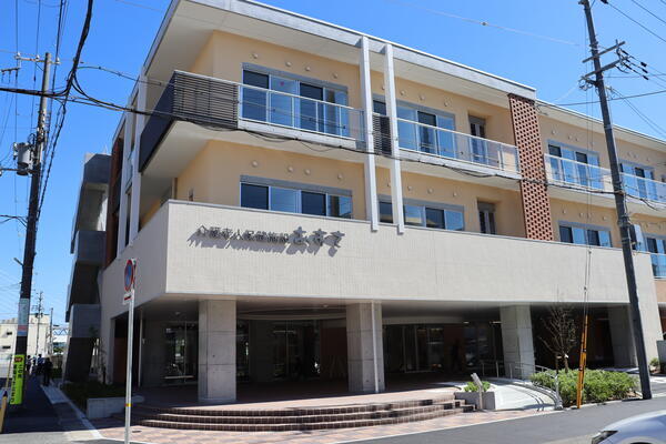 医療法人 明倫会 通所リハビリ にこにこデイケア（パート）の介護福祉士求人メイン写真1