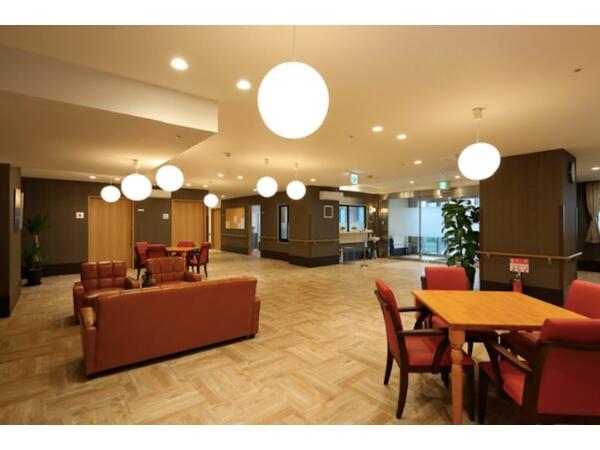 介護付ホーム EASTビレッジ（パート）の准看護師求人メイン写真2