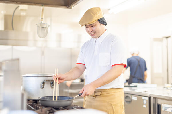 特別養護老人ホーム 生糸の街（厨房/常勤）の調理師/調理員求人の写真