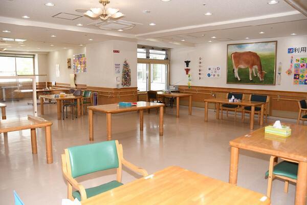 介護老人保健施設フェニックス（支援相談員/常勤）の社会福祉士求人メイン写真3