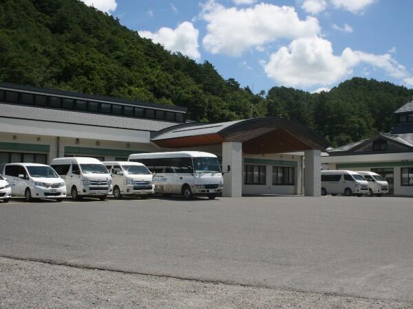 介護老人保健施設 アットホームくずまき（非正規職員）の介護職求人の写真