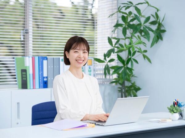 日本データー 横浜市要介護認定事務センター（介護認定事務/常勤）の精神保健福祉士求人の写真