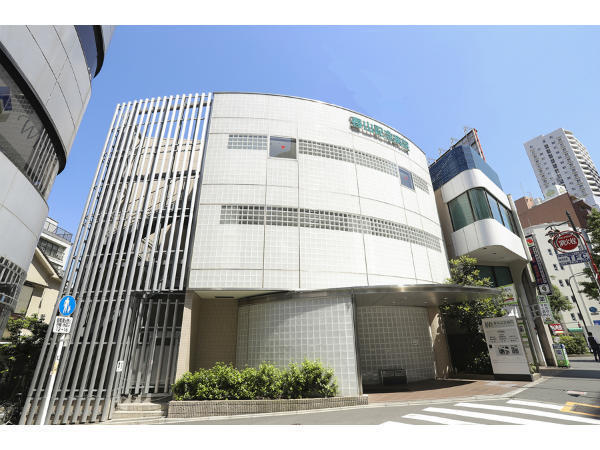 春山記念病院（医療通訳/常勤）の医療事務求人の写真