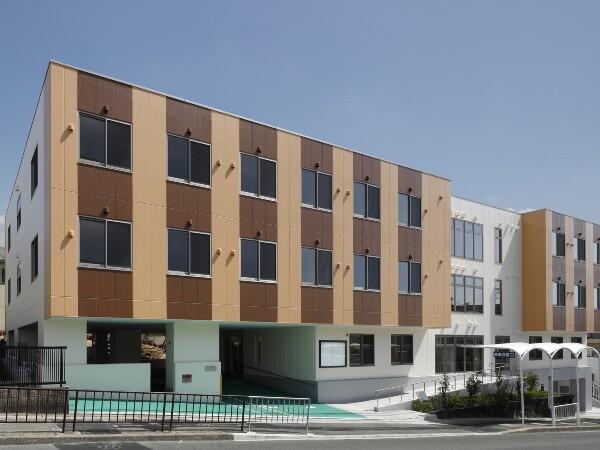 サービス付き高齢者向け住宅ぽぷら ナーシングホームなりた（パート）の介護福祉士求人の写真