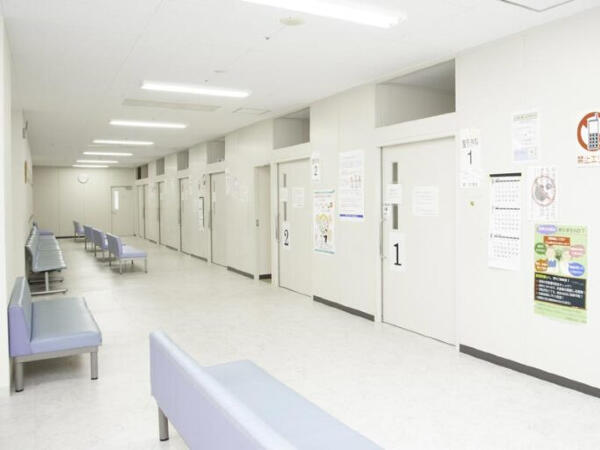 野崎徳洲会病院（外来・救命救急/常勤）の看護師求人の写真