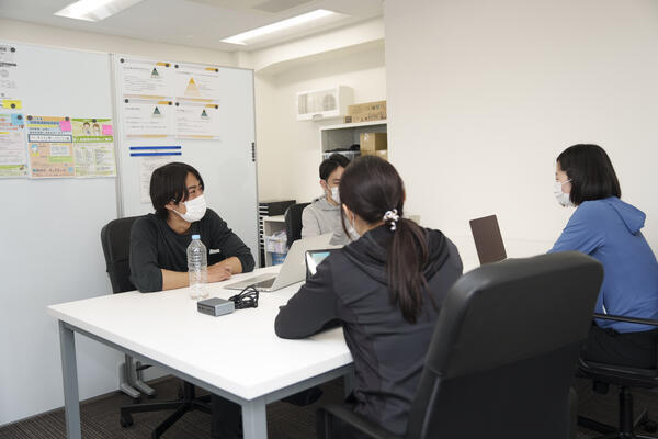LIVING訪問看護ステーション（常勤）の理学療法士求人の写真