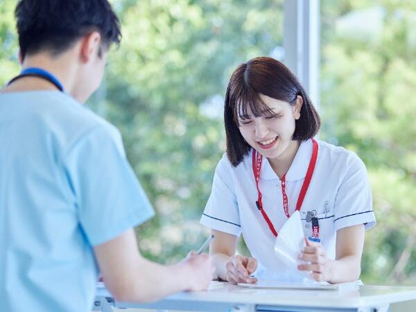 住宅型有料老人ホーム フラワーホーム（パート）の准看護師求人の写真