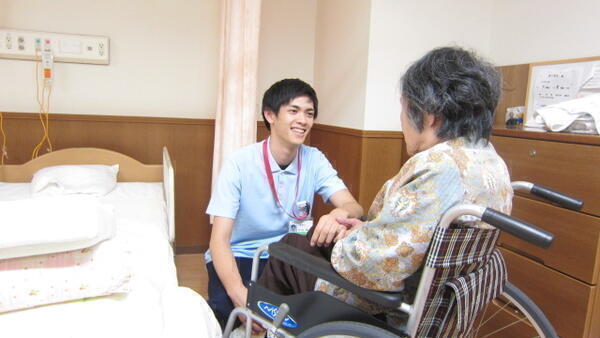 介護老人保健施設 ロイヤルフェニックス（常勤）の看護師求人の写真
