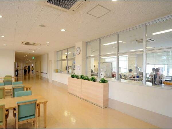 鶴見西井病院（パート）の看護助手求人の写真